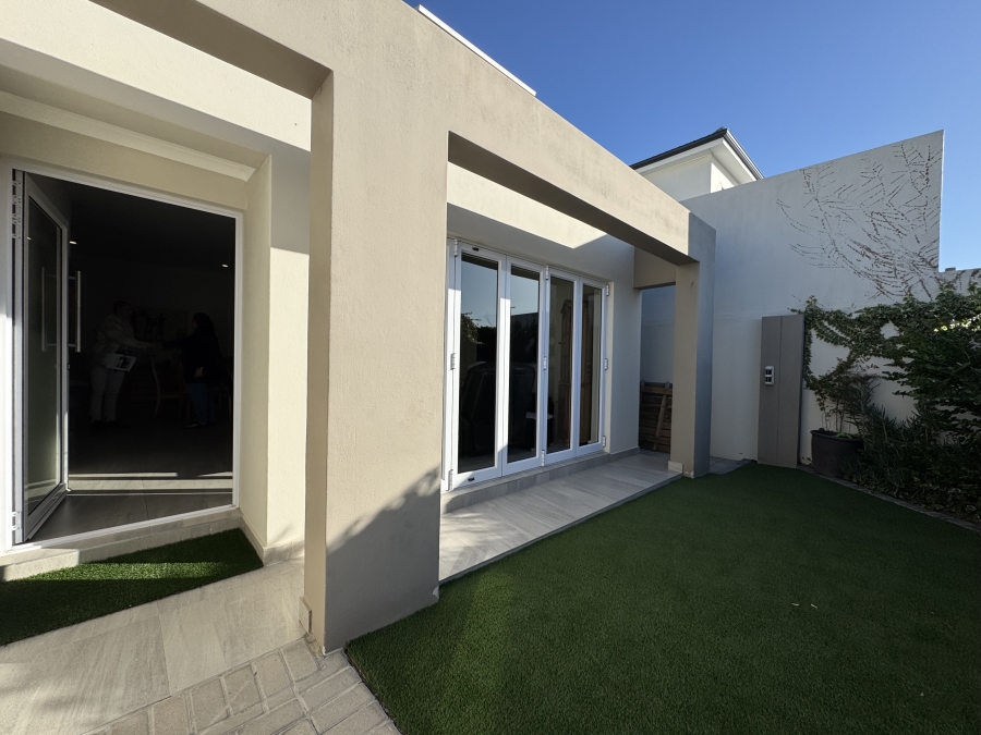 3 Bedroom Property for Sale in Sandown Western Cape
